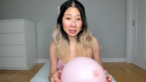 Jiwoo online show from February 6, 11:18 pm