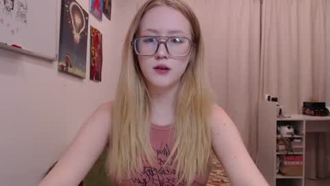 joan_kiss online show from August 7, 11:58 pm