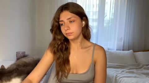 Bella online show from July 28, 4:39 pm