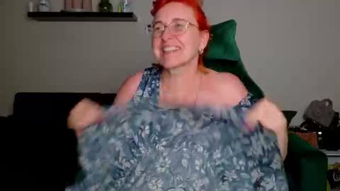 Joanna and Greg online show from July 6, 3:03 pm