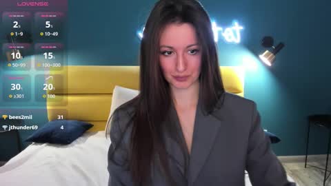 Joan online show from March 18, 1:33 am