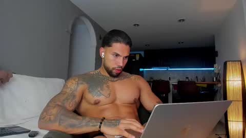 joe_esthetic online show from October 11, 10:13 pm