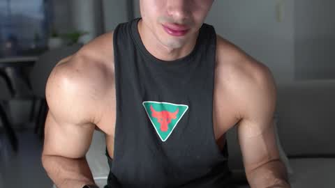 Snapshot of joe_steel1 chatting on December 18, 10:57 pm joe_steel1 online show from December 18, 10:57 pm