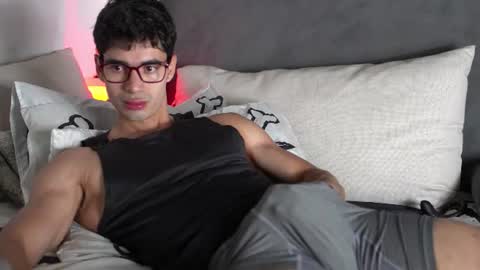 joe_steel1 online show from June 17, 3:44 am