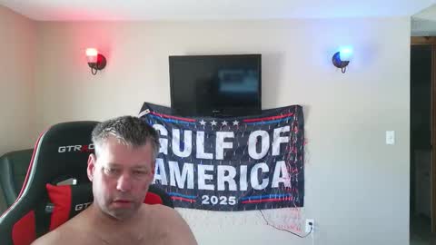 joejoe__ online show from February 1, 4:04 pm