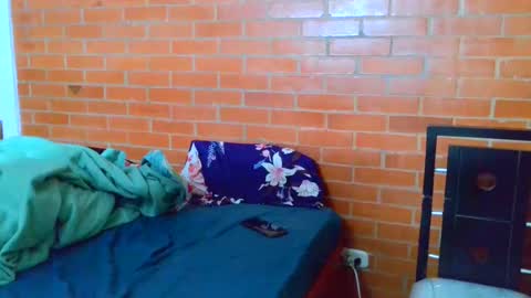 johan70nsexy online show from July 26, 11:35 pm