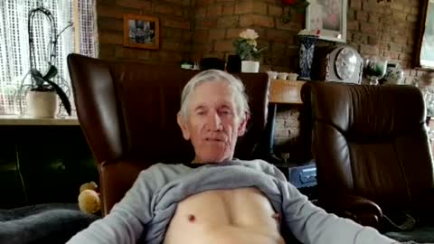 johan7 heet online show from June 15, 3:48 pm