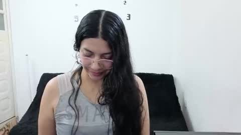 johana_collins online show from May 27, 7:00 pm