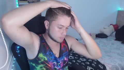 JOHAN independient model online show from January 8, 7:03 pm