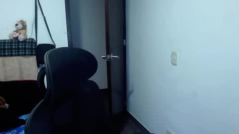 JOHAN independient model online show from September 30, 4:28 pm