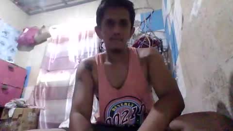 john19881995 online show from May 27, 2:41 am