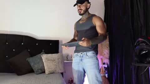 John  online show from November 9, 11:24 am