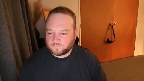 john_bear1 online show from April 8, 5:32 am