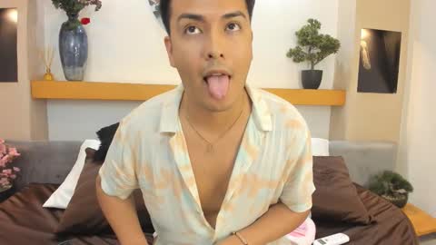 Snapshot of johnbelrose chatting on October 16, 10:19 pm johnbelrose online show from October 16, 10:19 pm
