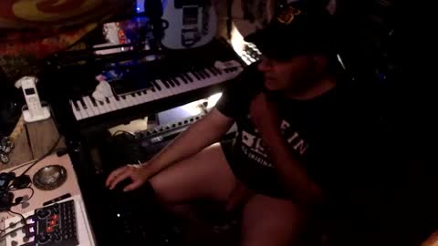 johnfeelgood004 online show from May 11, 12:28 am