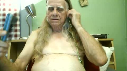 johnnieq1971 online show from June 30, 1:05 am