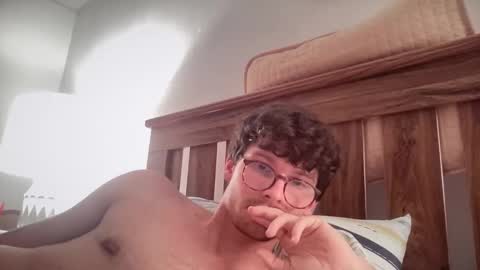 Snapshot of johnny__wood chatting on October 21, 6:07 am Johnny online show from October 21, 6:07 am