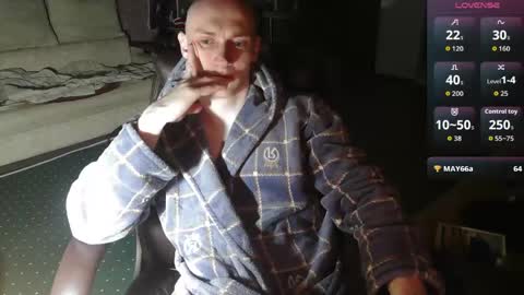 Johnny online show from April 23, 4:52 pm