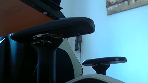 Johnnyscum80 online show from October 23, 9:55 am