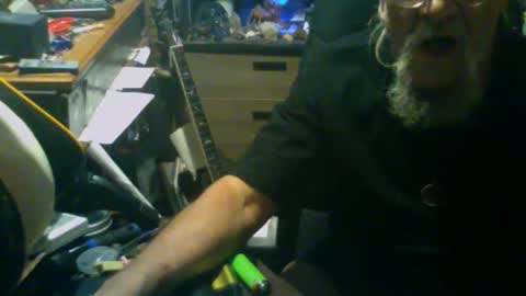 johnnyshung1 online show from January 12, 7:15 am