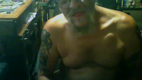 Snapshot of johnnyshung1 chatting on October 3, 4:26 pm johnnyshung1 online show from October 3, 4:26 pm