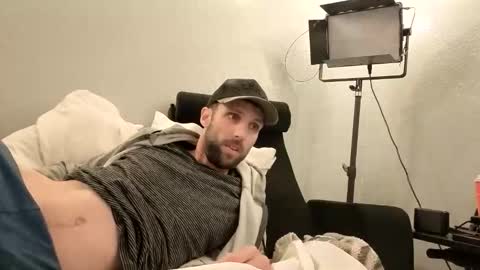 Give John Ryan A Thumbs Up online show from November 4, 2:57 am