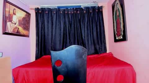 Johny online show from December 5, 1:49 am