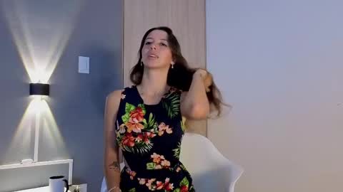 jolie_lov online show from September 24, 1:51 pm