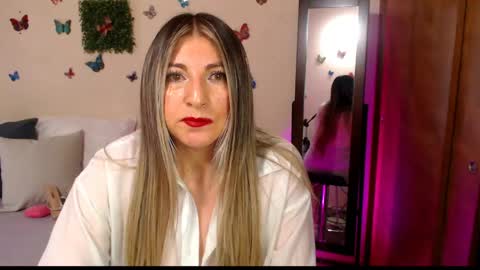 Jolie Mature online show from May 1, 10:48 pm