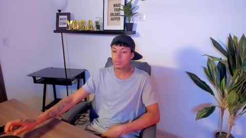 jonathan_guzman_ online show from March 19, 3:12 am