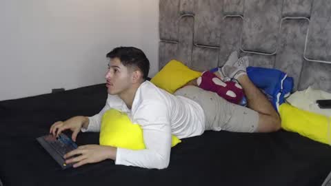 jonathancast08 online show from June 25, 4:56 pm