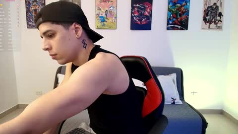 Instagram jonathanfit14 online show from May 6, 9:54 pm