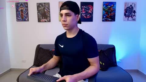Instagram jonathanfit14 online show from May 4, 8:59 pm