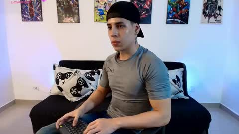 Instagram jonathanfit14 online show from May 1, 11:21 pm