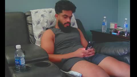Snapshot of jonathanliyaz1 chatting on September 16, 7:50 pm royjon online show from September 16, 7:50 pm