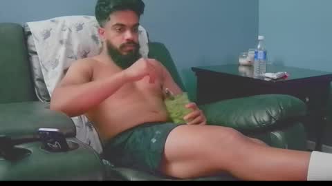 Snapshot of jonathanliyaz1 chatting on September 10, 12:55 am royjon online show from September 10, 12:55 am
