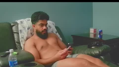 Snapshot of jonathanliyaz1 chatting on September 30, 12:21 am royjon online show from September 30, 12:21 am