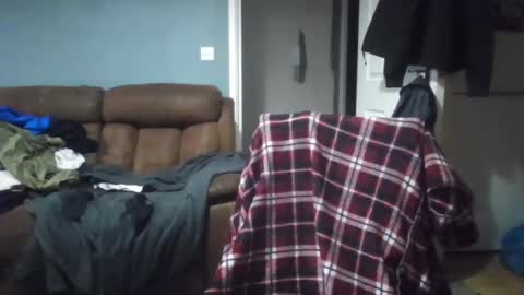 jonlow1 online show from December 8, 8:51 am