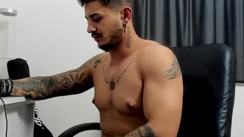 jonnyporn1 online show from February 3, 9:29 pm