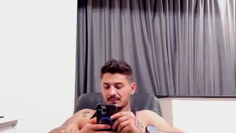 jonnyporn1 online show from January 22, 6:20 am