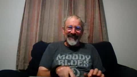 Snapshot of jony_five chatting on October 29, 1:18 am Jon online show from October 29, 1:18 am