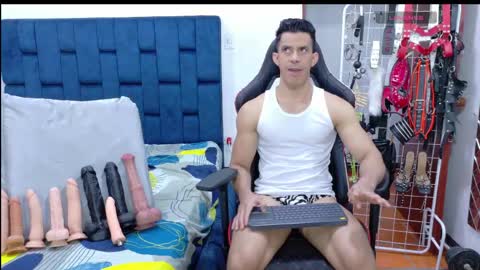 jose_rumbero91 online show from April 23, 2:52 am