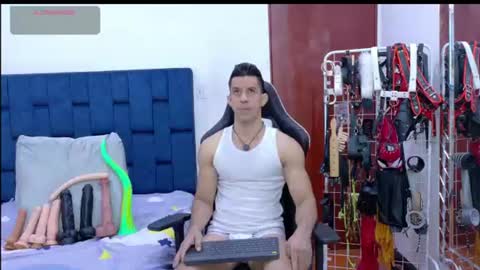 jose_rumbero91 online show from July 9, 12:31 pm