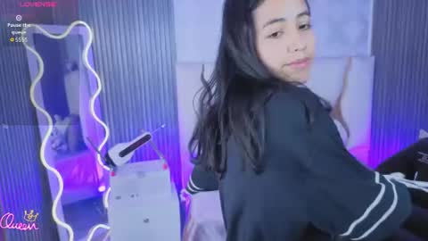 Joselyn  online show from July 8, 12:30 pm