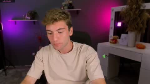 joseph_bear_ online show from September 10, 12:50 pm