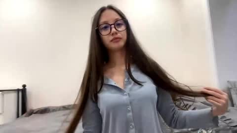 Jasmine online show from May 4, 3:51 pm