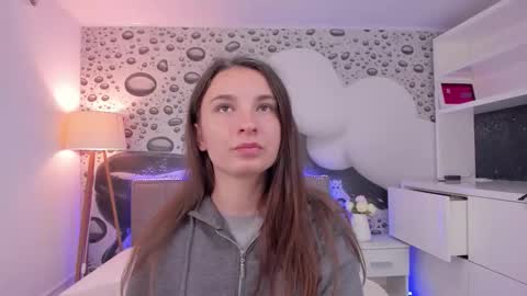 Josephine online show from April 27, 12:14 pm