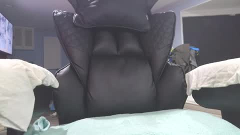 joshdznutz online show from May 7, 3:46 am