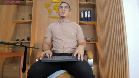 joshmiller___ online show from June 22, 6:37 pm