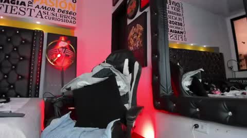 joshmiller___ online show from July 9, 11:58 am